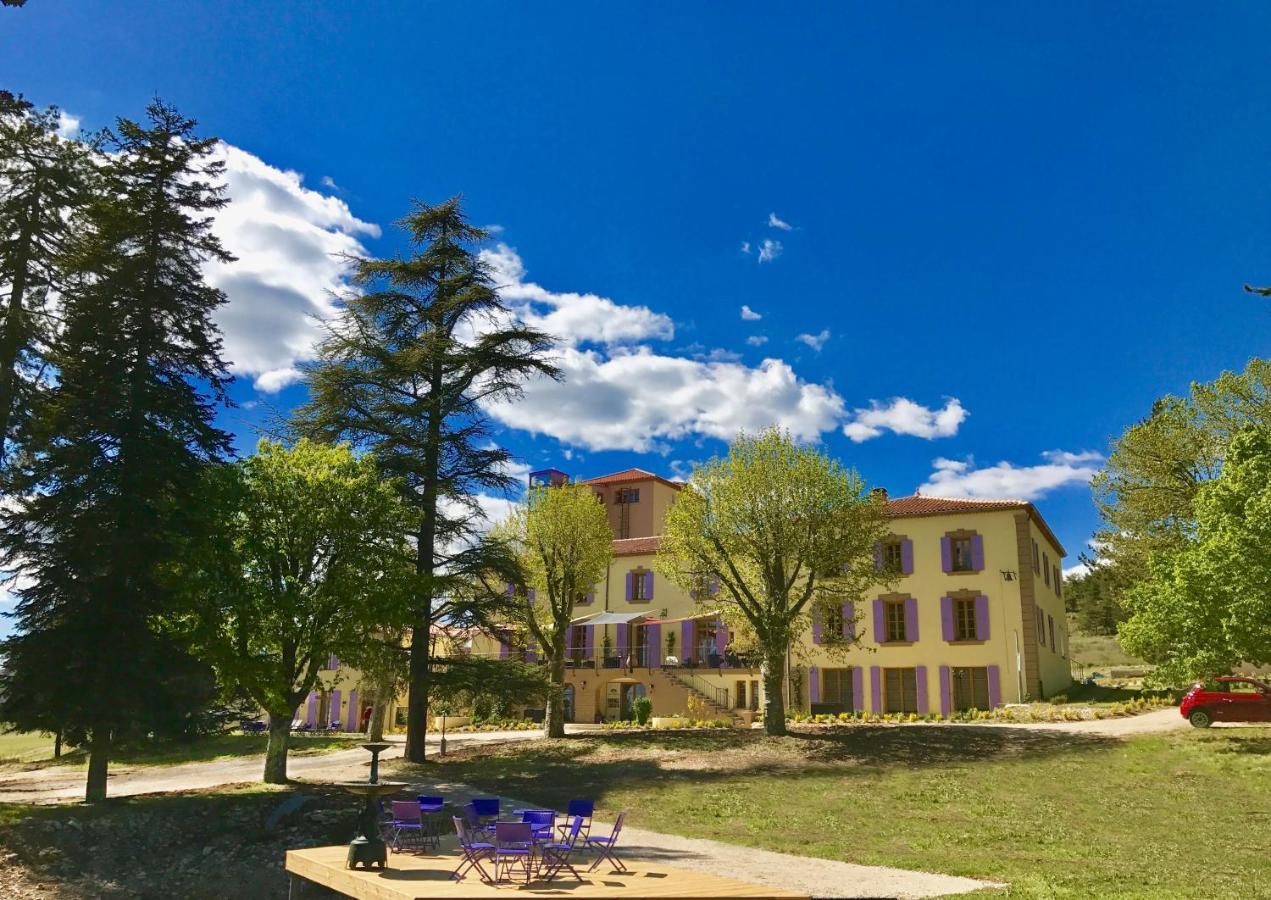 Chateau Ferrassieres Exterior photo